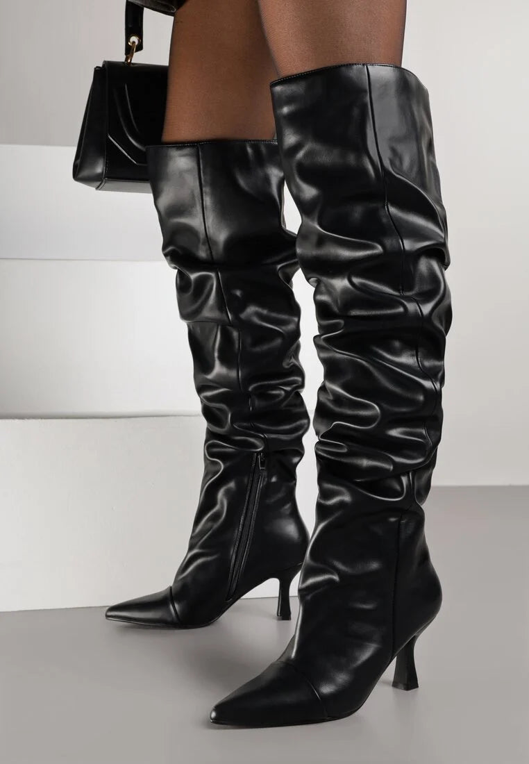 Schwarze Stiefel mit dünnem Absatz