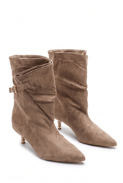 Khakifarbene Stiefeletten mit dünnem Absatz