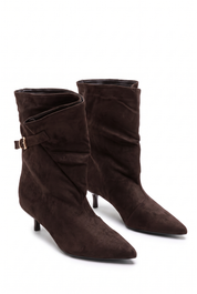 Braune Stiefeletten mit dünnem Absatz