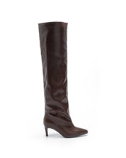 Braune Overknee-Stiefel mit dünnem Absatz