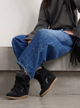 Schwarze Ledersneaker mit Klettverschluss