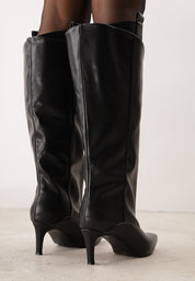 Schwarze Stiefel mit dünnem Absatz