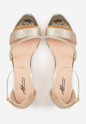 Goldene Blockabsatz-Sandalen