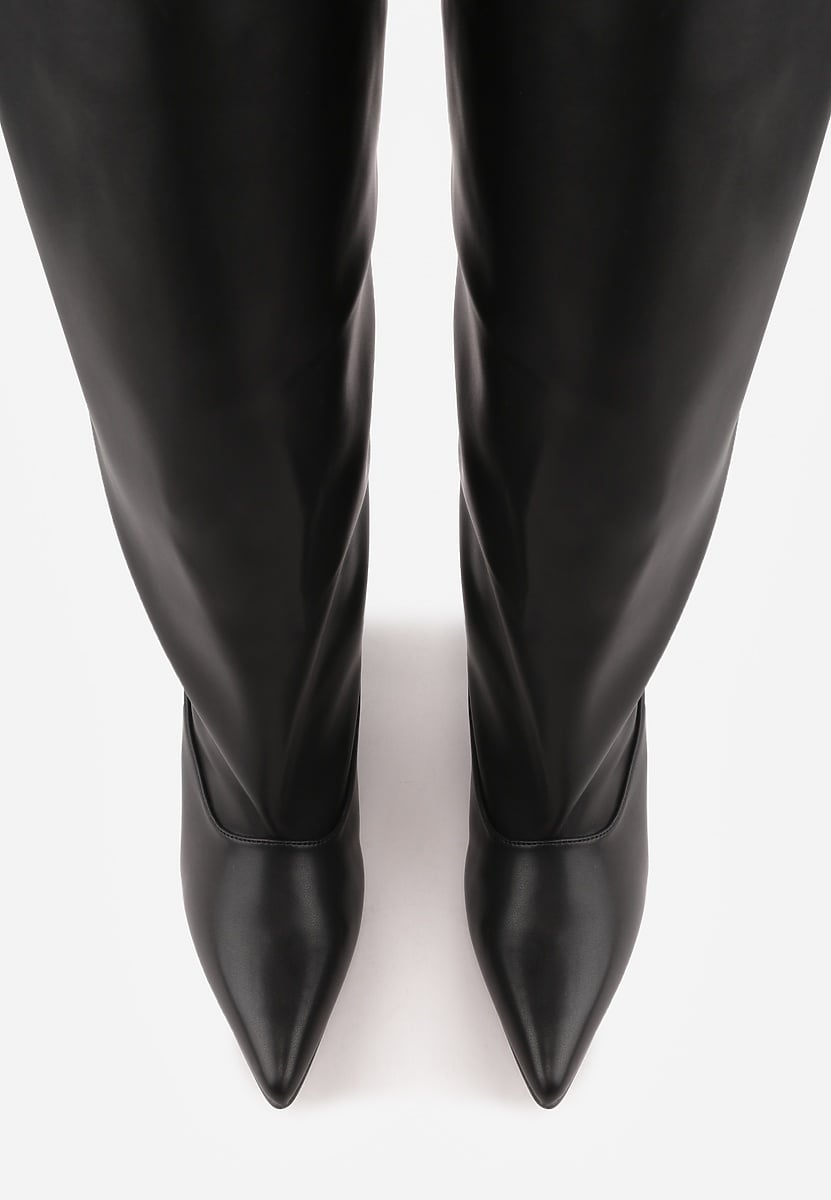 Schwarze Stiefel mit dünnem Absatz