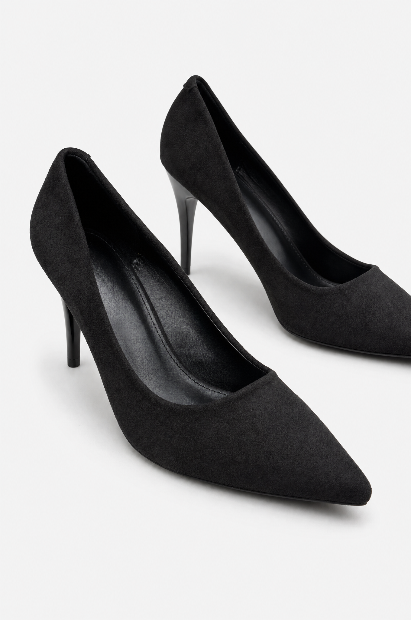Schwarze Pumps mit Stilettoabsatz