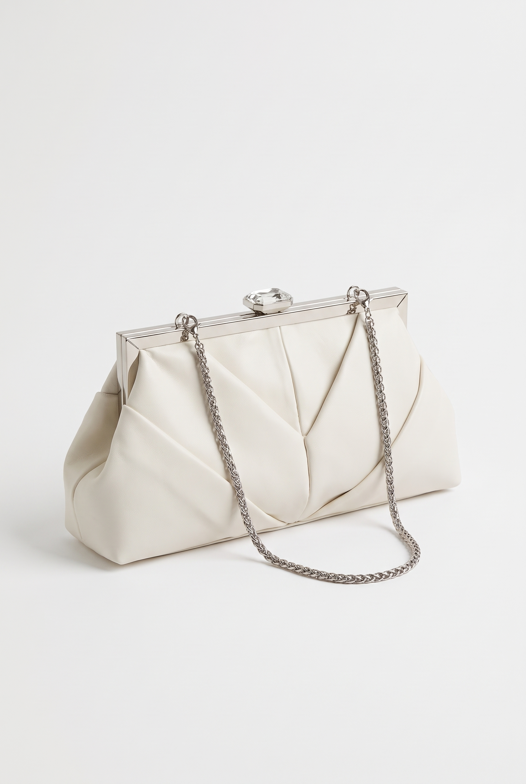 Weiße Abendtasche