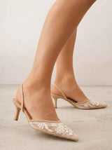 Beige High Heels mit dünnem Absatz
