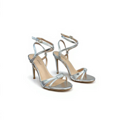 Silberne Sandalen mit dünnem Absatz