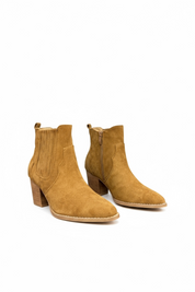 Kamelfarbene Stiefeletten mit Blockabsatz