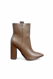 Braune Stiefeletten mit Blockabsatz