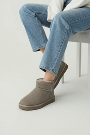Khakifarbene warme Stiefeletten aus echtem Leder