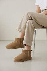 Kamelfarbene Stiefeletten aus echtem Leder