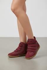 Bordeauxfarbene Sneaker mit Klettverschluss