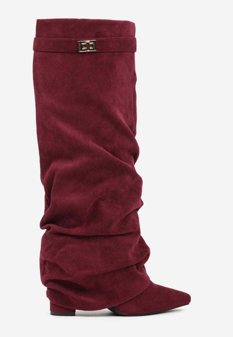 Weinrote geraffte Wildlederstiefel mit Blockabsatz