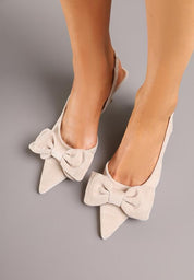 Beige High Heels mit dünnem Absatz