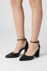Schwarze Pumps mit Blockabsatz