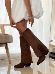 Braune Cowboystiefel mit Fransen
