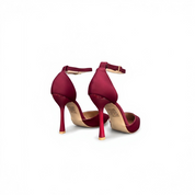 Bordeauxrote Stilettos mit dünnem Absatz