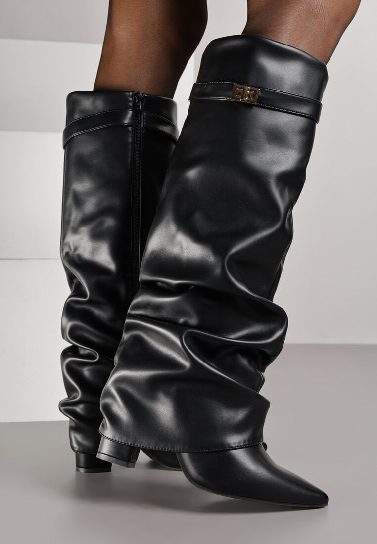 Schwarze Stiefel mit Raffungen und Blockabsatz