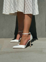 Weiße Stilettos