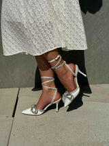 Weiße Stilettos