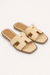 Beige flache Pantoletten