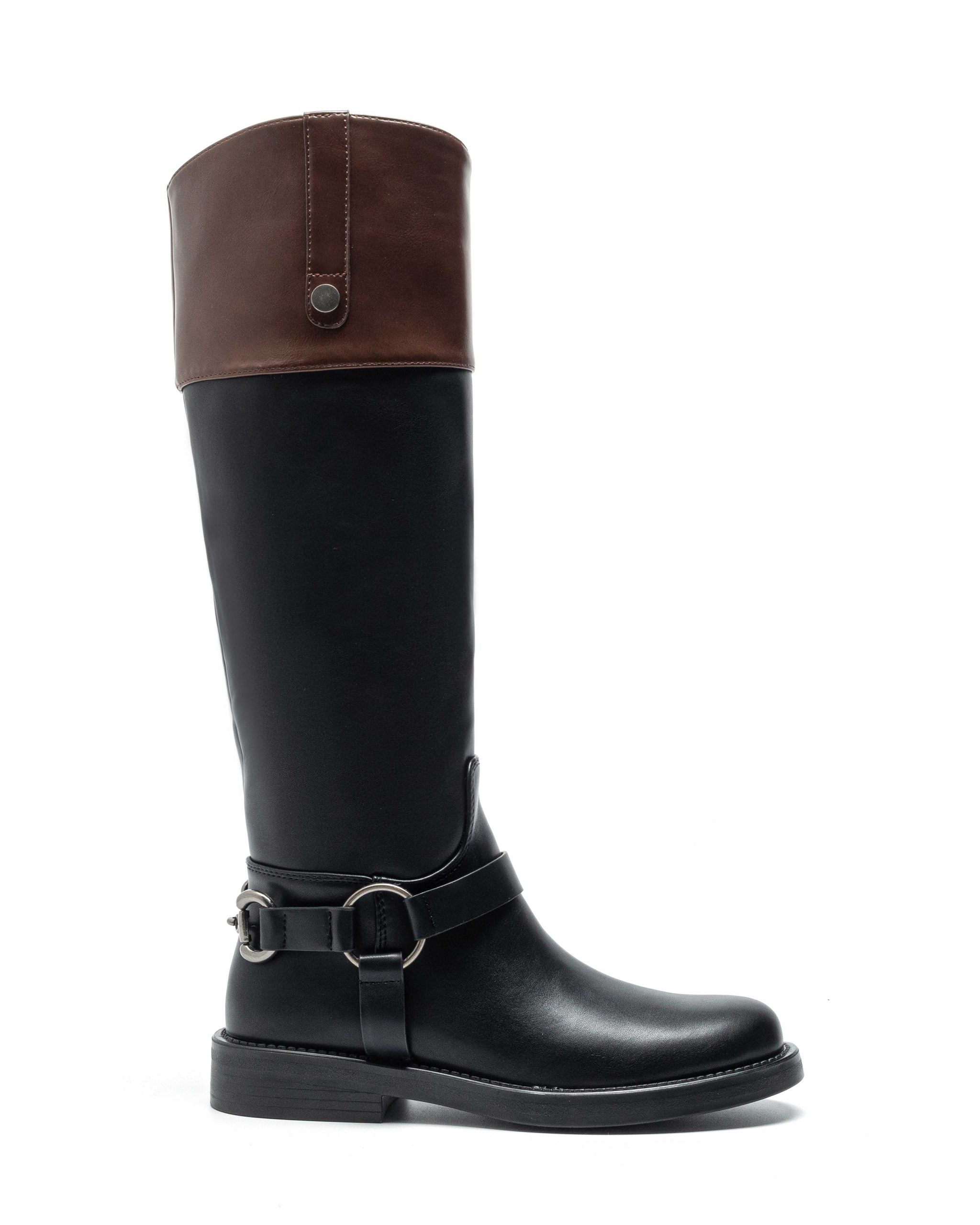 Schwarze hohe Reitstiefel
