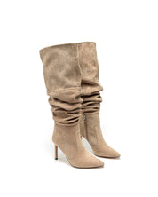 Khakifarbene hohe Stiefel mit dünnem Absatz