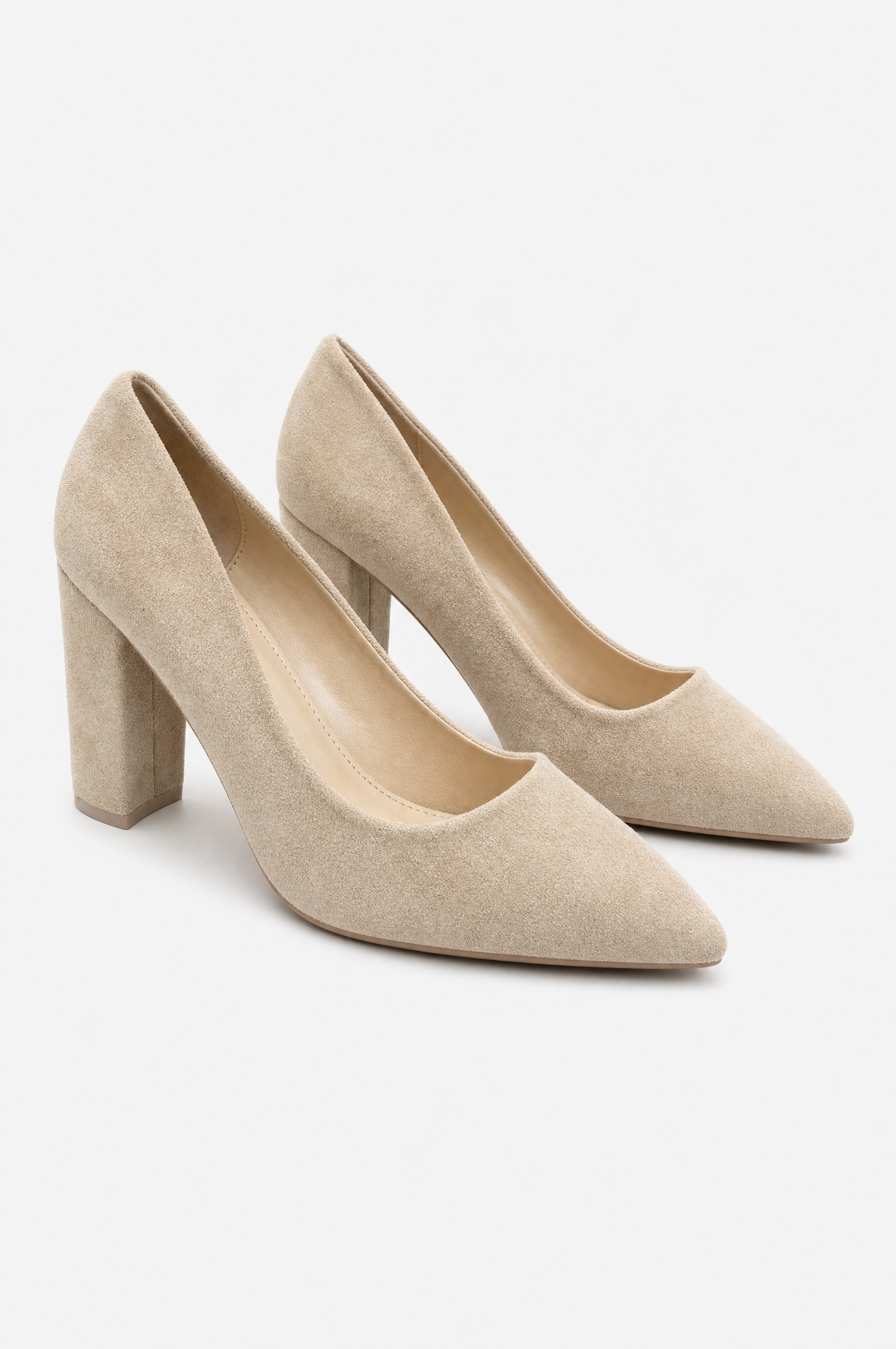 Beige Pumps mit dünnem Absatz