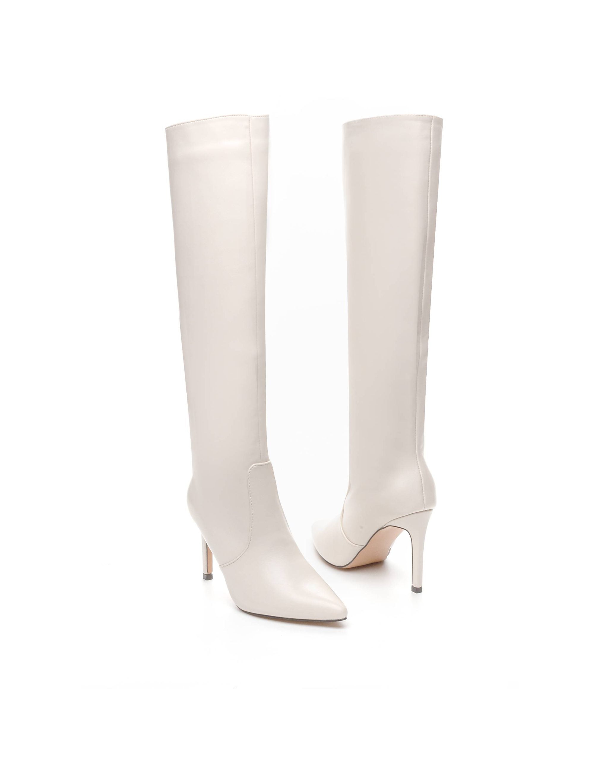 Beige Stiefel mit dünnem Absatz