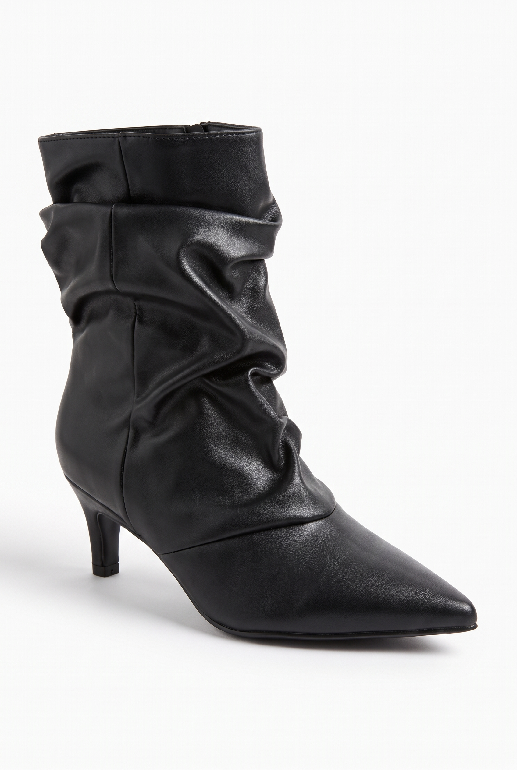 Schwarze Falten-Stiefeletten mit dünnem Absatz