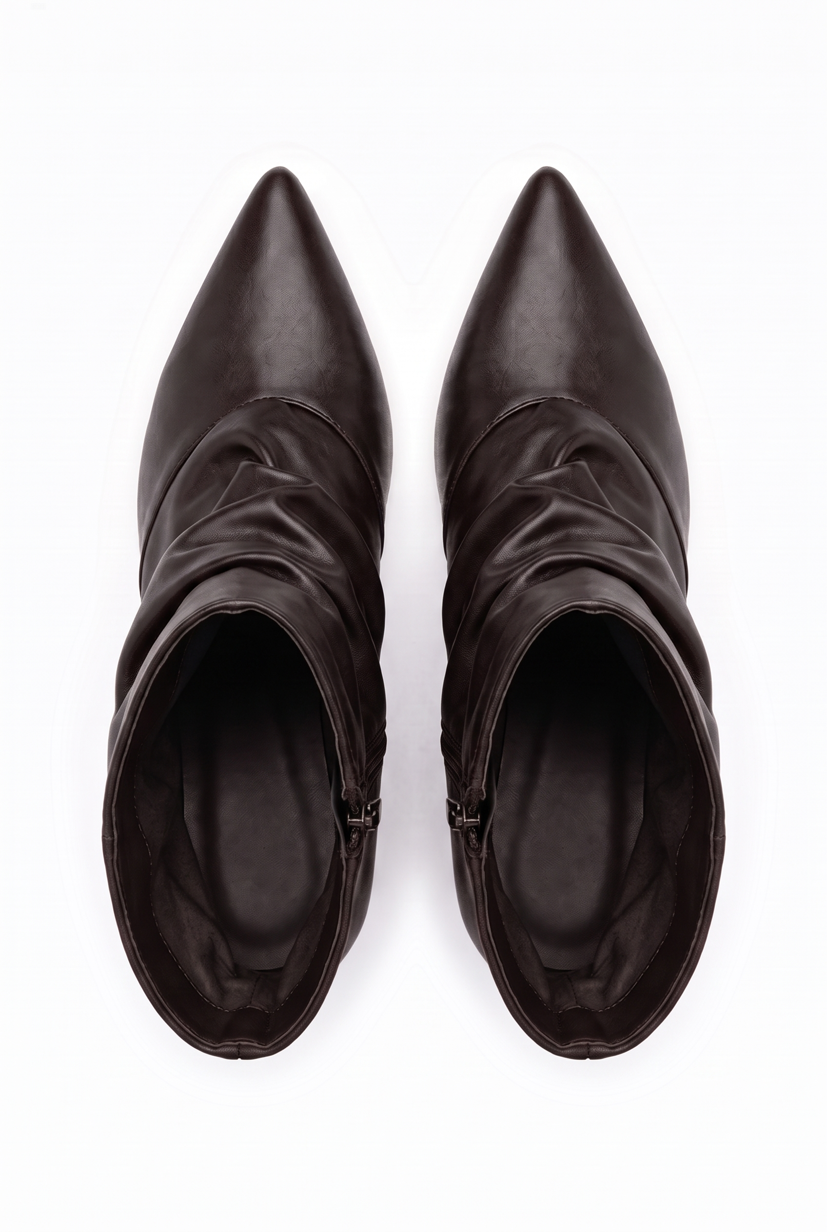 Braune geraffte Stiefeletten mit Pfennigabsatz