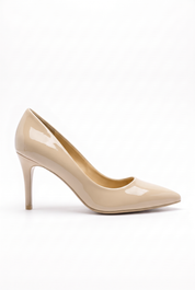 Beige Pumps mit dünnem Absatz