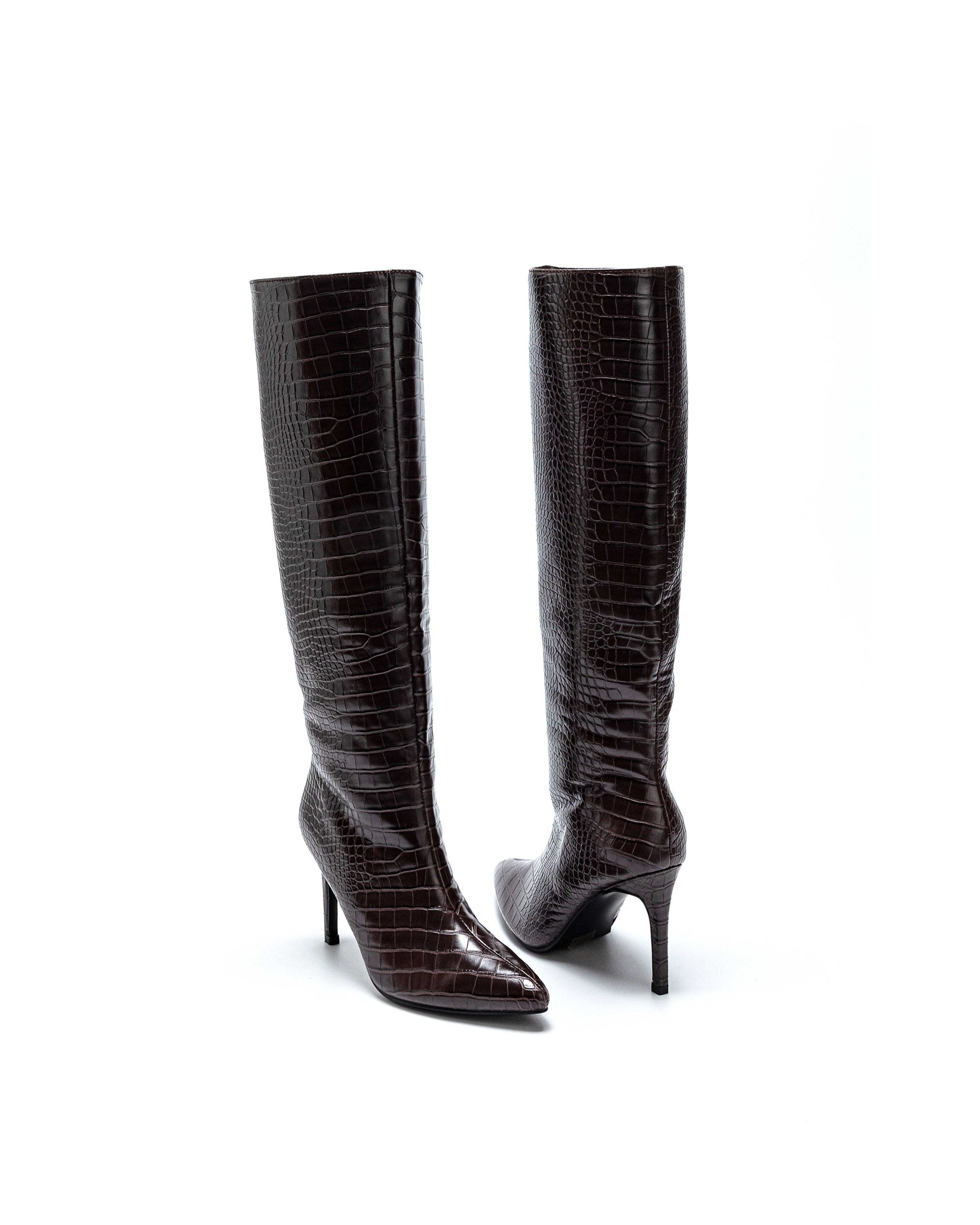 Braune Kroko-Stiefel mit dünnem Absatz