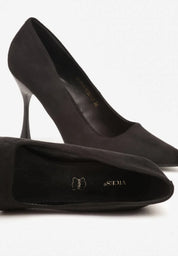 Schwarze Pumps aus Veloursleder mit Stilettoabsatz