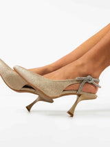 Goldene High Heels mit Stilettoabsatz