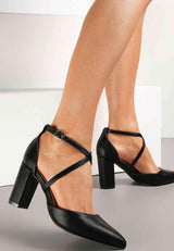Schwarze Pumps mit Blockabsatz