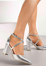 Silberne Pumps mit Blockabsatz