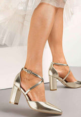Goldene Pumps mit Blockabsatz