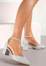 Pumps mit niedrigem Blockabsatz